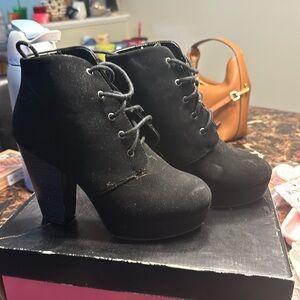 Black bootie